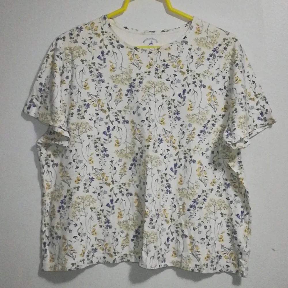 White Stag Tee tops size XL(16-18) 100% Cotton